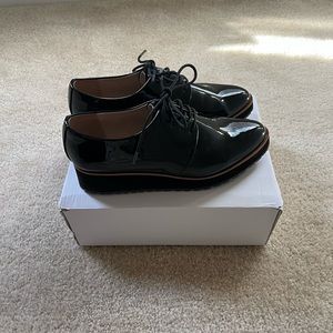 Womens Aldo patent leather shoes size 9